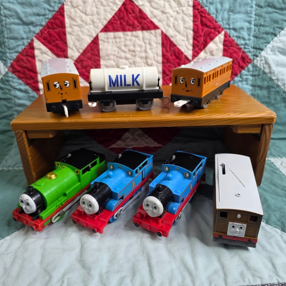 Thomas & Friends TrackMaster Motorized and Non-motorized Milk Truck Box Car Lot